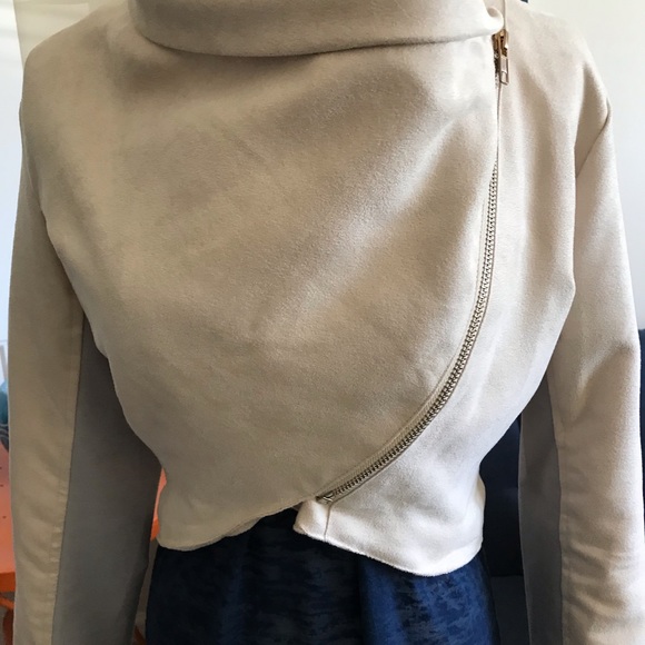 Cropped, cream motorcycle jacket size S - Picture 2 of 8